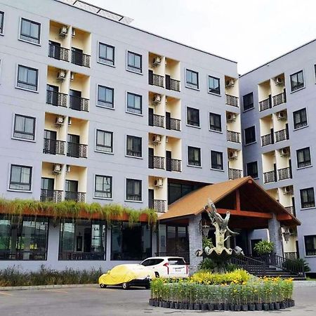 Hotel Iya Патхумтхані Екстер'єр фото