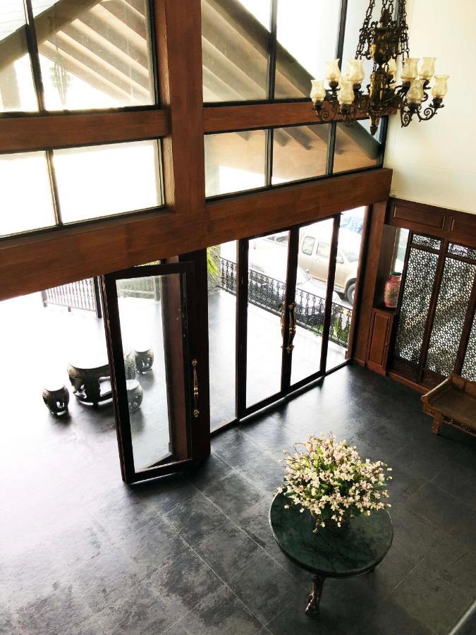 Hotel Iya Патхумтхані Екстер'єр фото